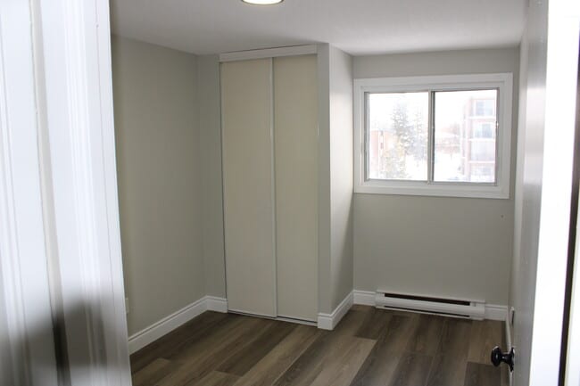 Building Photo - 21 Holborn Drive