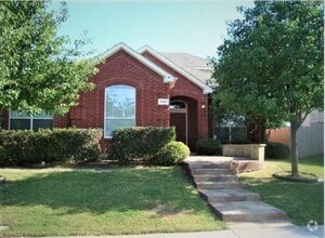 Building Photo - 5921 Deer Run Dr
