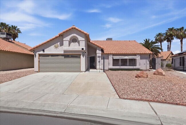 Building Photo - 1 story pool home in the North West- 3 bedroom, 2 baths