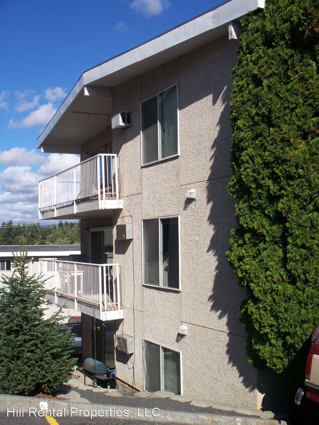 Primary Photo - 2 br, 1 bath Apartment - 215 E Henley St.
