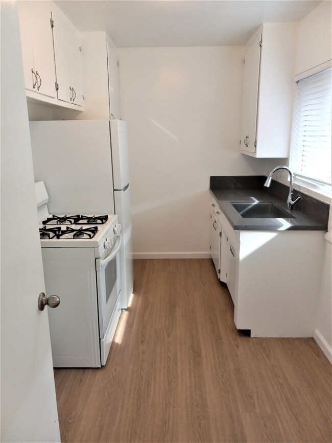 recently remodelled kitchen - 1311 N Fairfax Ave