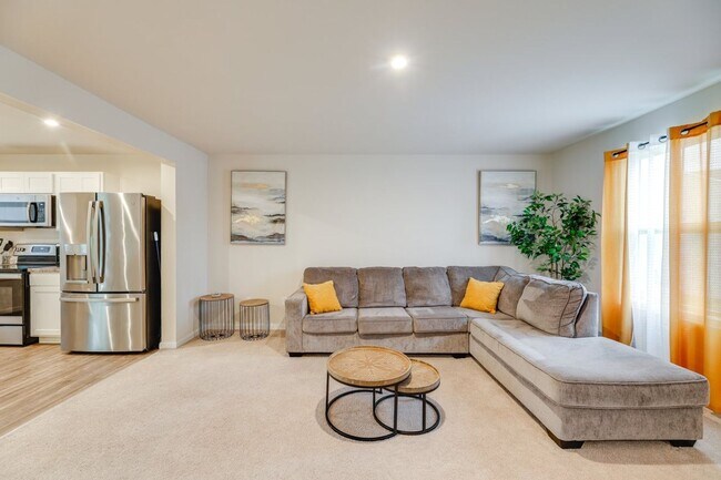 Foto del edificio - 6262 Pebblebrook Dr