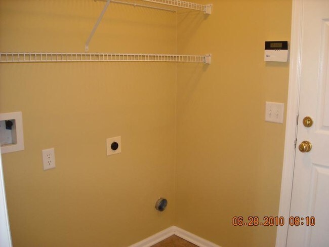 Foto del edificio - 1646 Meadow Brook Pkwy