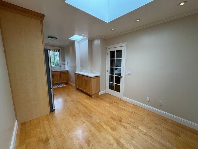 Foto del edificio - Single Family Home in Prime Sunset Location!