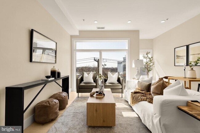 Foto del edificio - 927 Kennedy St NW