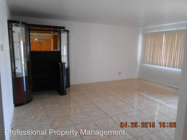 Building Photo - 3030 Shane Dr