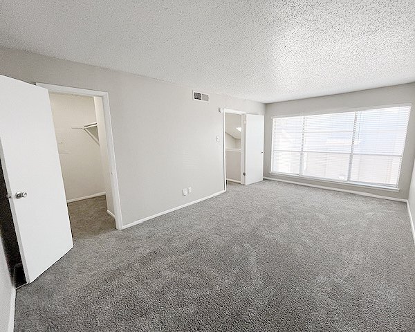 Building Photo - Stone Canyon