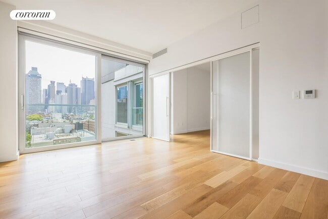 Building Photo - 547 W 47th St