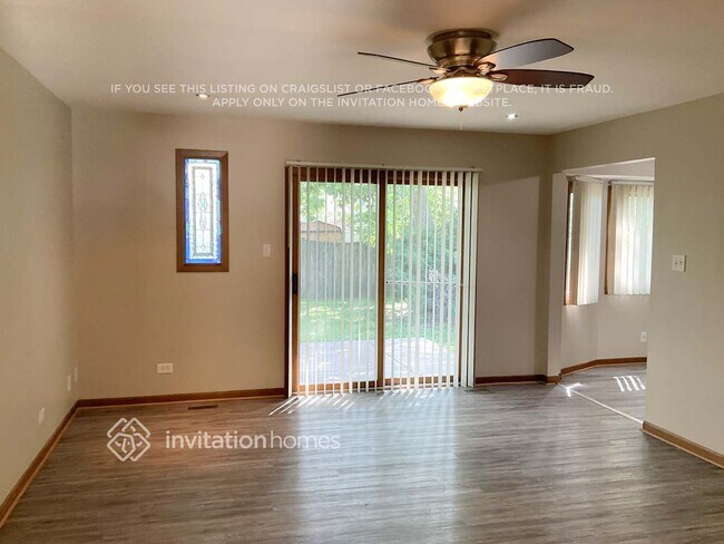 Foto del edificio - 15515 Long Ave