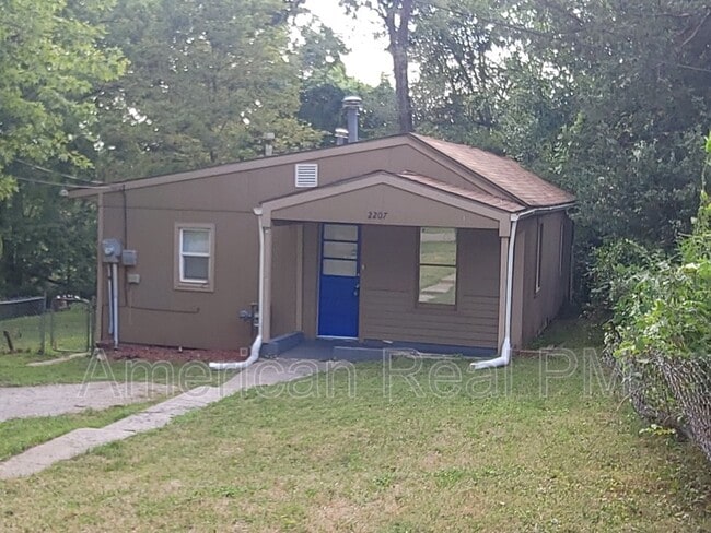 Building Photo - 2207 S Glenwood Ave