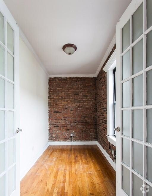Building Photo - 432 E 13th St