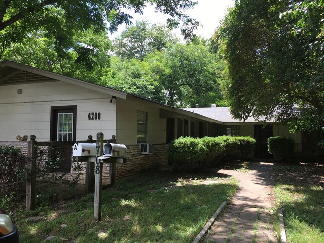 Foto del edificio - 4708 Red River St