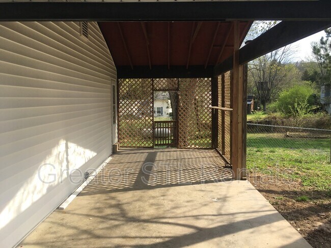 Building Photo - 5608 Dillon Rd