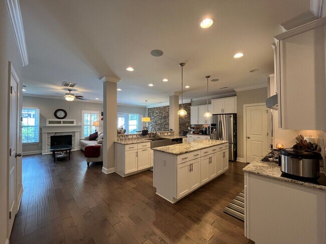 Building Photo - Exceptional 4BD, 2.5BA Cary Townhome with ...