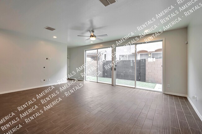 Foto del edificio - 4237 E Erie St
