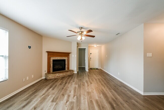 Building Photo - 8039 Bach Dr