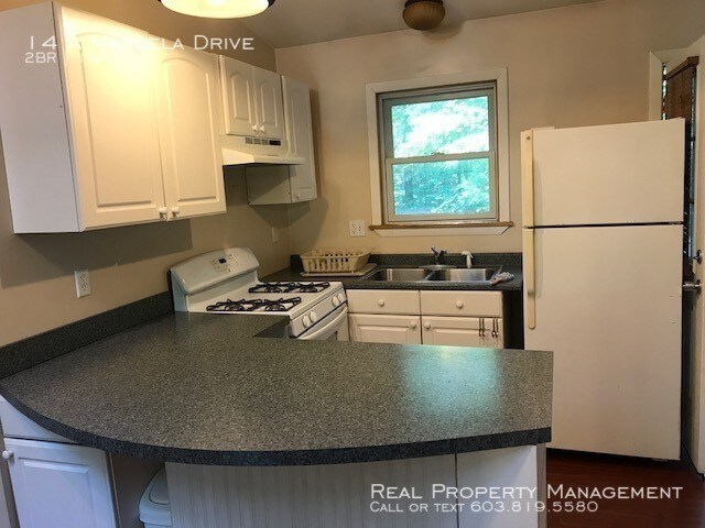 Primary Photo - Heat and electric included! 2 Bedroom