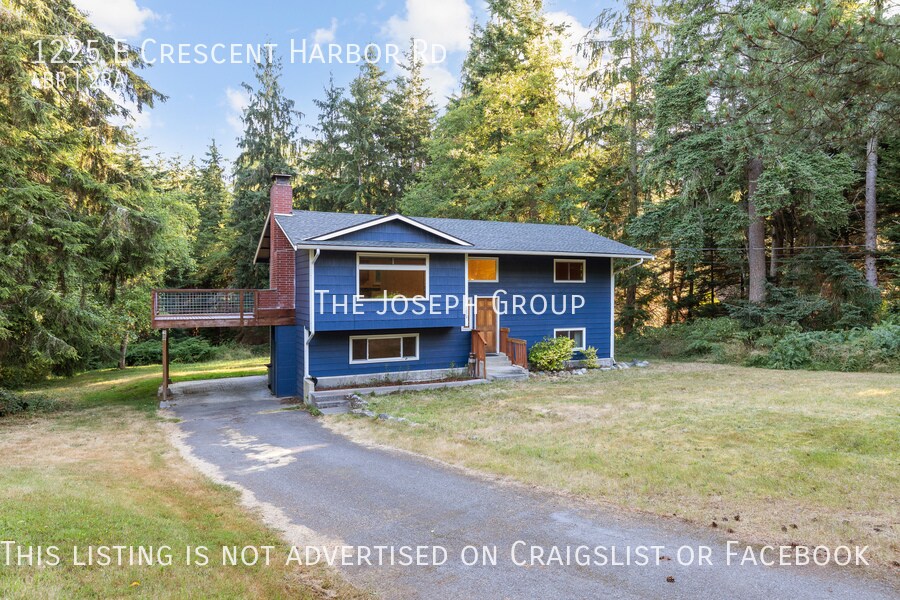 Primary Photo - Roomy 4 bed/2 bath split-level in Oak Harbor!