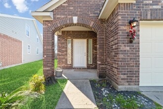 Building Photo - 9338 Logans Run Ln