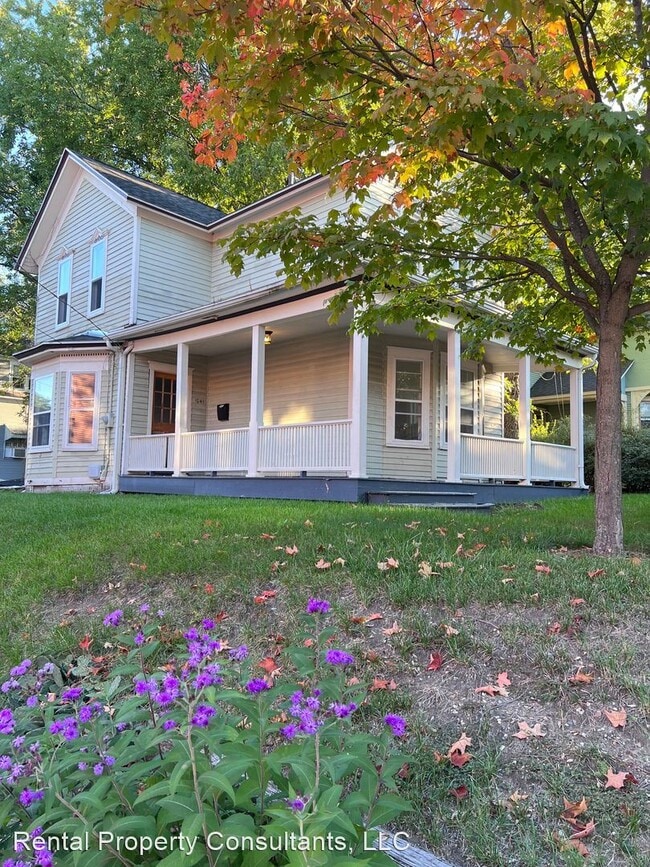 Building Photo - 4 br, 2 bath House - 1041 Wealthy Street SE