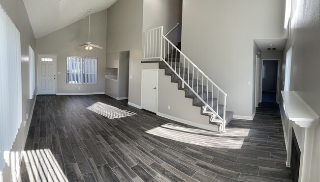 Foto del edificio - Westwood Park Townhomes