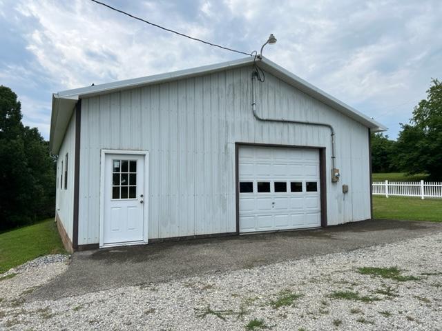 Primary Photo - 2712 Rakes Rd Garage