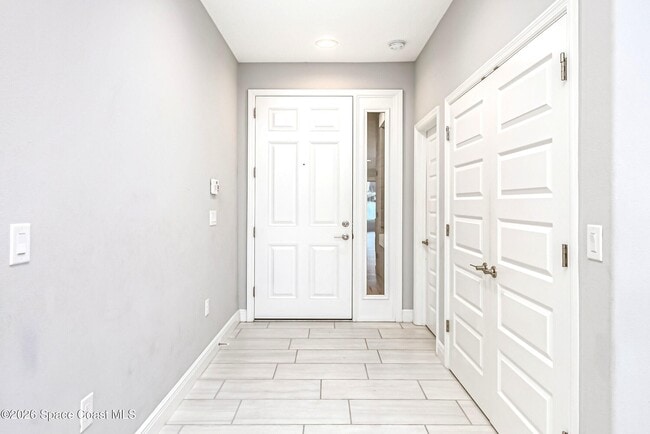 Foto del edificio - 7644 Loren Cove Dr