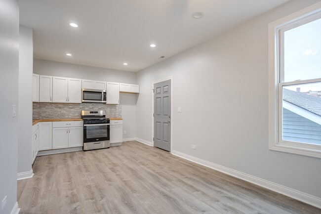 Foto del edificio - 1013 W 18th Pl