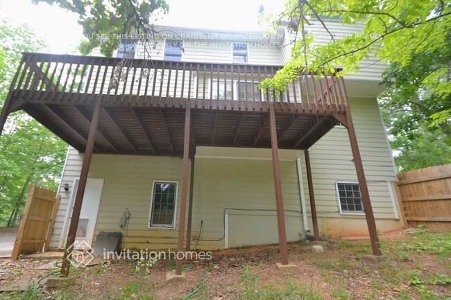 Foto del edificio - 195 Farm Hill Cir