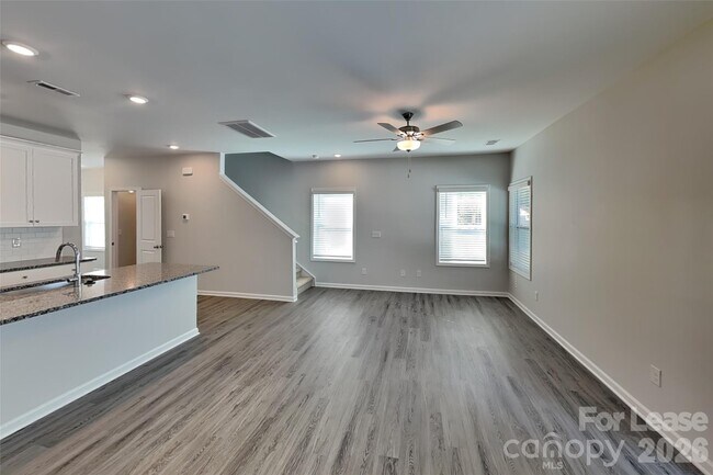Building Photo - 6013 Dutton Dr