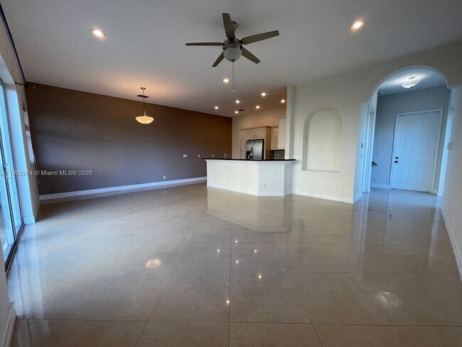 Foto del edificio - 2117 SE 5th St
