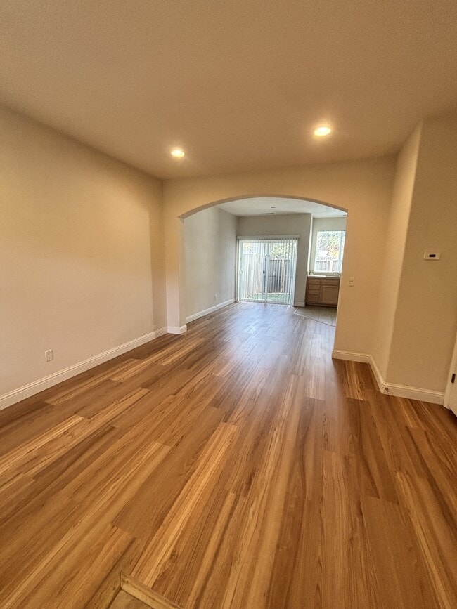 Building Photo - 114 Ironhorse Place