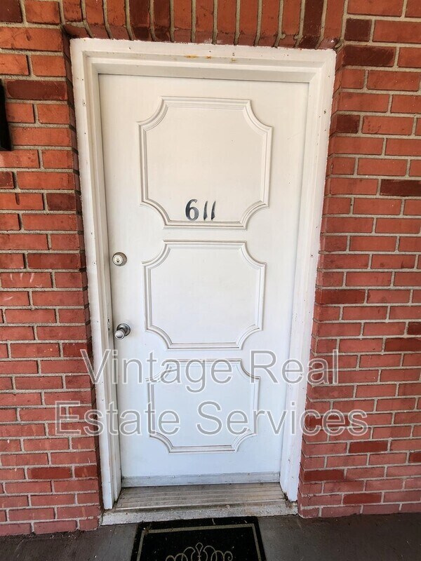 Primary Photo - 3301 58th Ave S