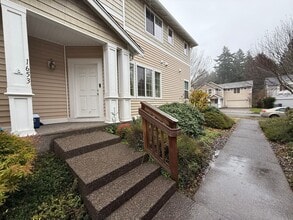 Building Photo - 1653 Burnside Pl