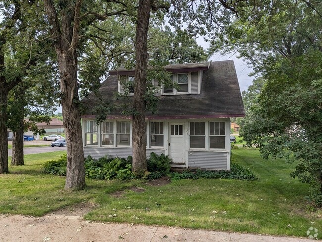 Building Photo - 601 2nd Ave S