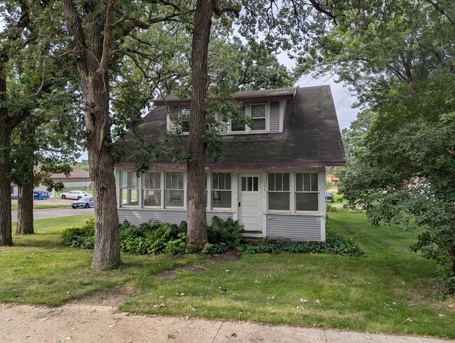 Building Photo - 601 2nd Ave S