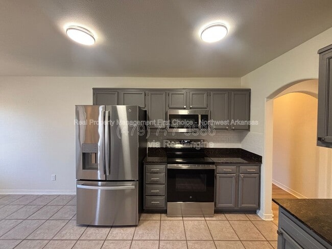 Building Photo - 421 Coopers Wy