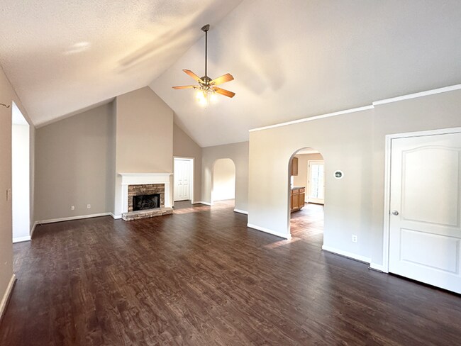 Foto del edificio - 745 Oak Glen Dr