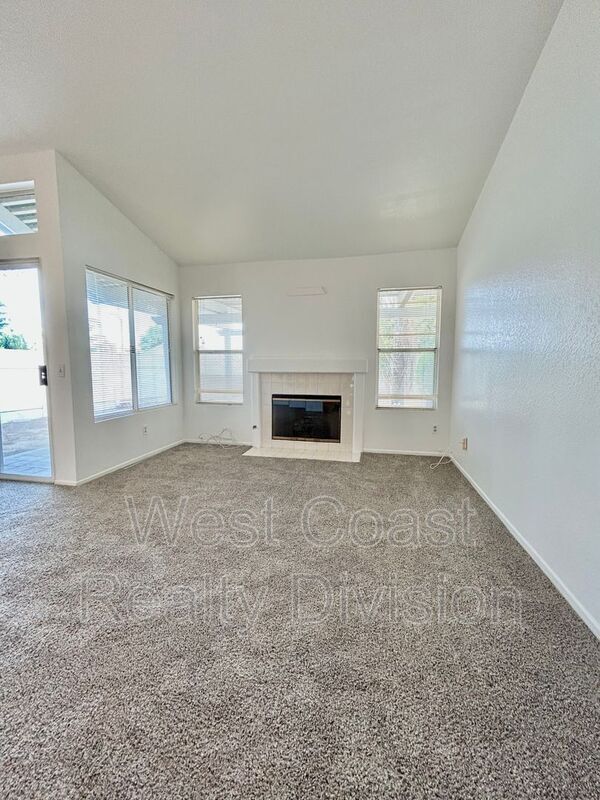 Foto del edificio - 25199 Calle De Tres Amigos