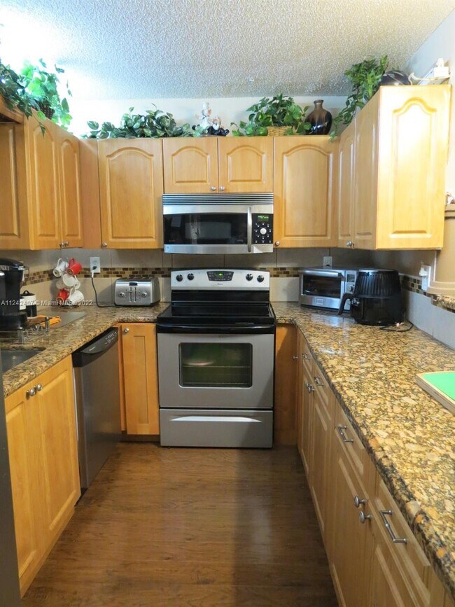 Foto del edificio - 464 N Laurel Dr