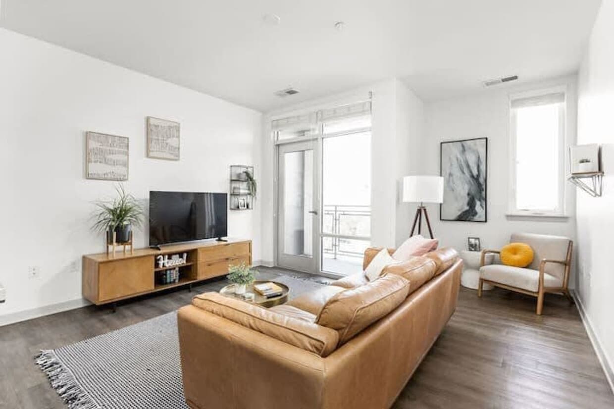 Foto principal - 747 N College Ave