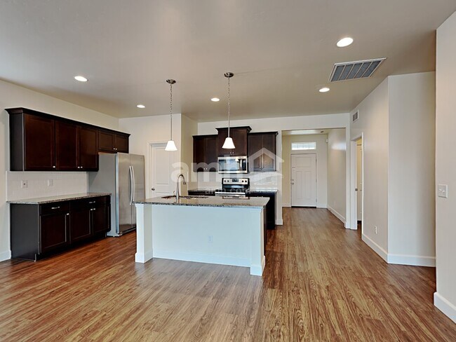 Building Photo - 426 E Sicily Dr