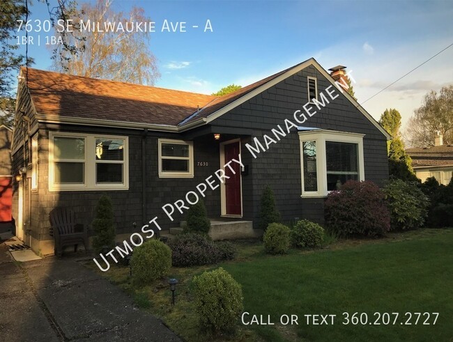 Building Photo - Cute 1bd Apartment in Heart of Sellwood Ne...