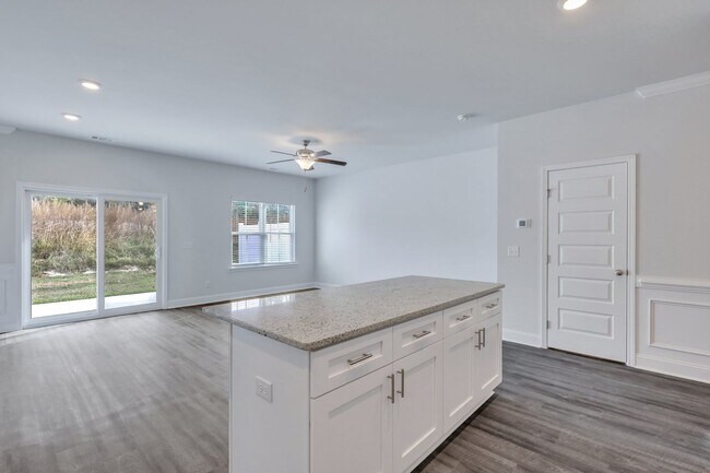 Building Photo - Townhome in Pooler, Available Now!