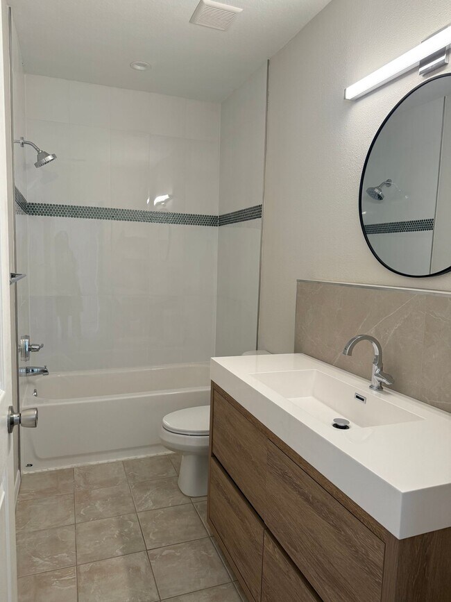 Foto del edificio - Awesome location and close to a park!