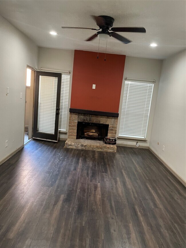Foto del edificio - 10053 Westpark Dr