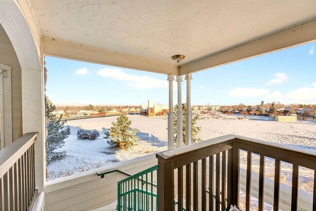 Foto del edificio - 18929 E Warren Cir