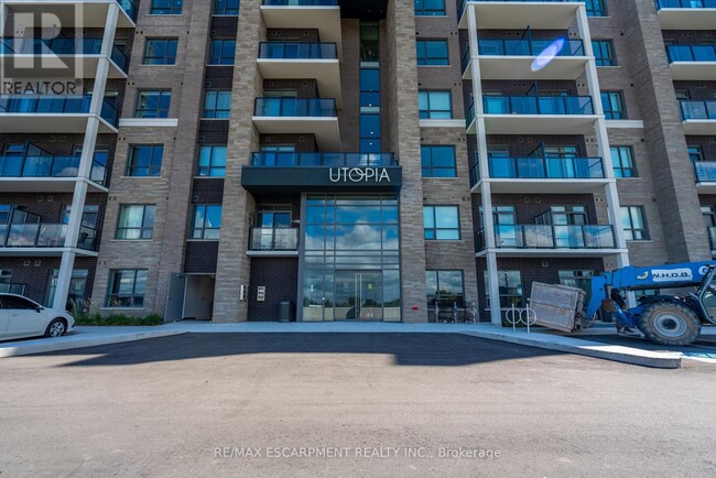 Photo du bâtiment - 5055-5055 Greenlane