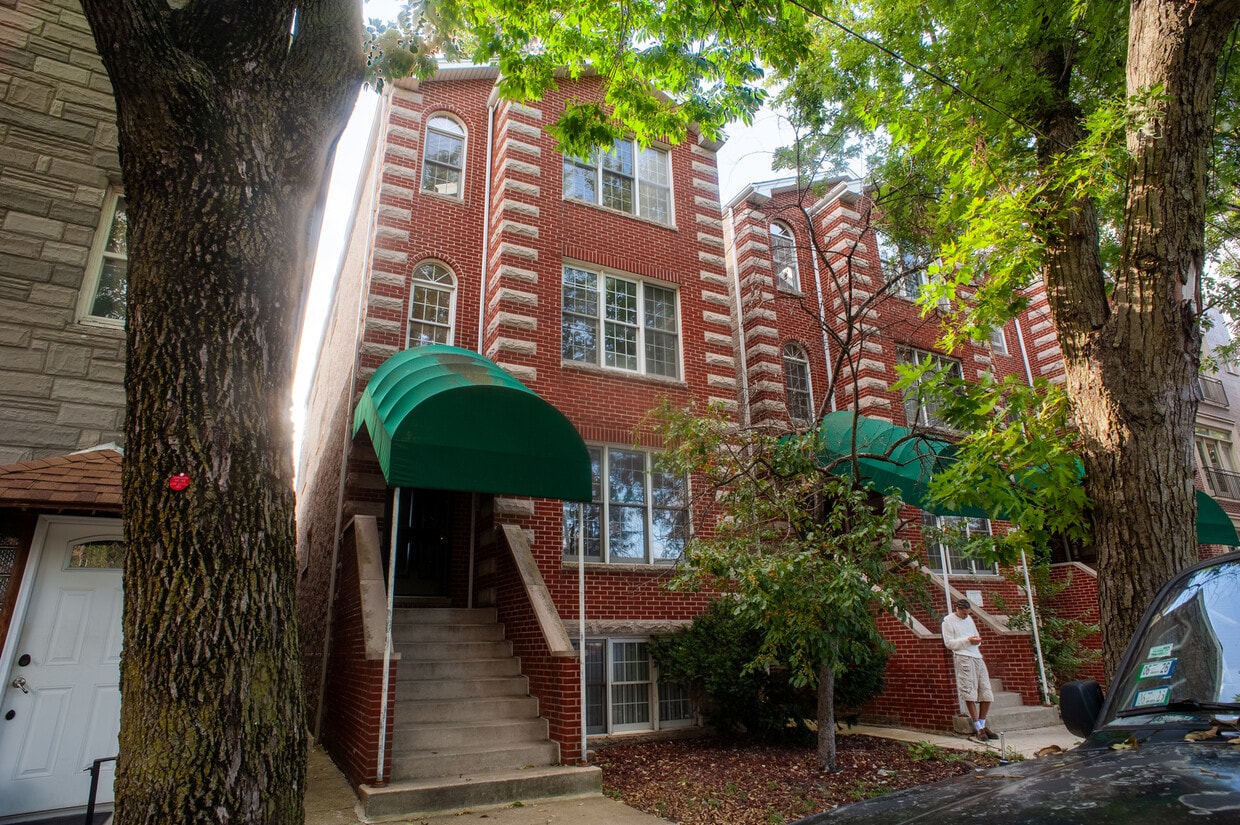 Primary Photo - 916 N Paulina St