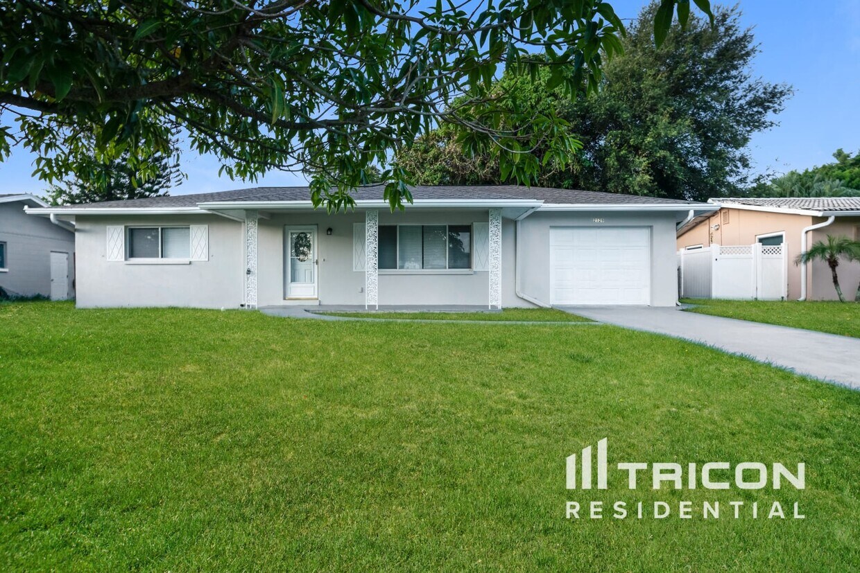 Foto principal - 2529 Brentwood Drive Clearwater FL